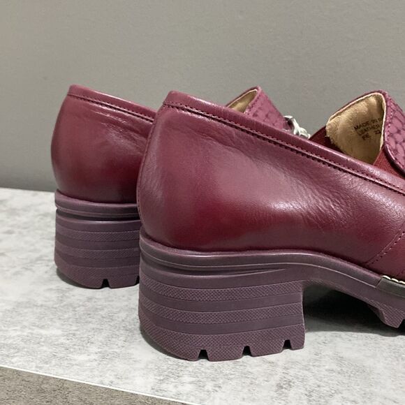 Dromedaris Leather Women's Burgundy Loafers w/silver Chain Detail Size 38 US 8 - Picture 11 of 16